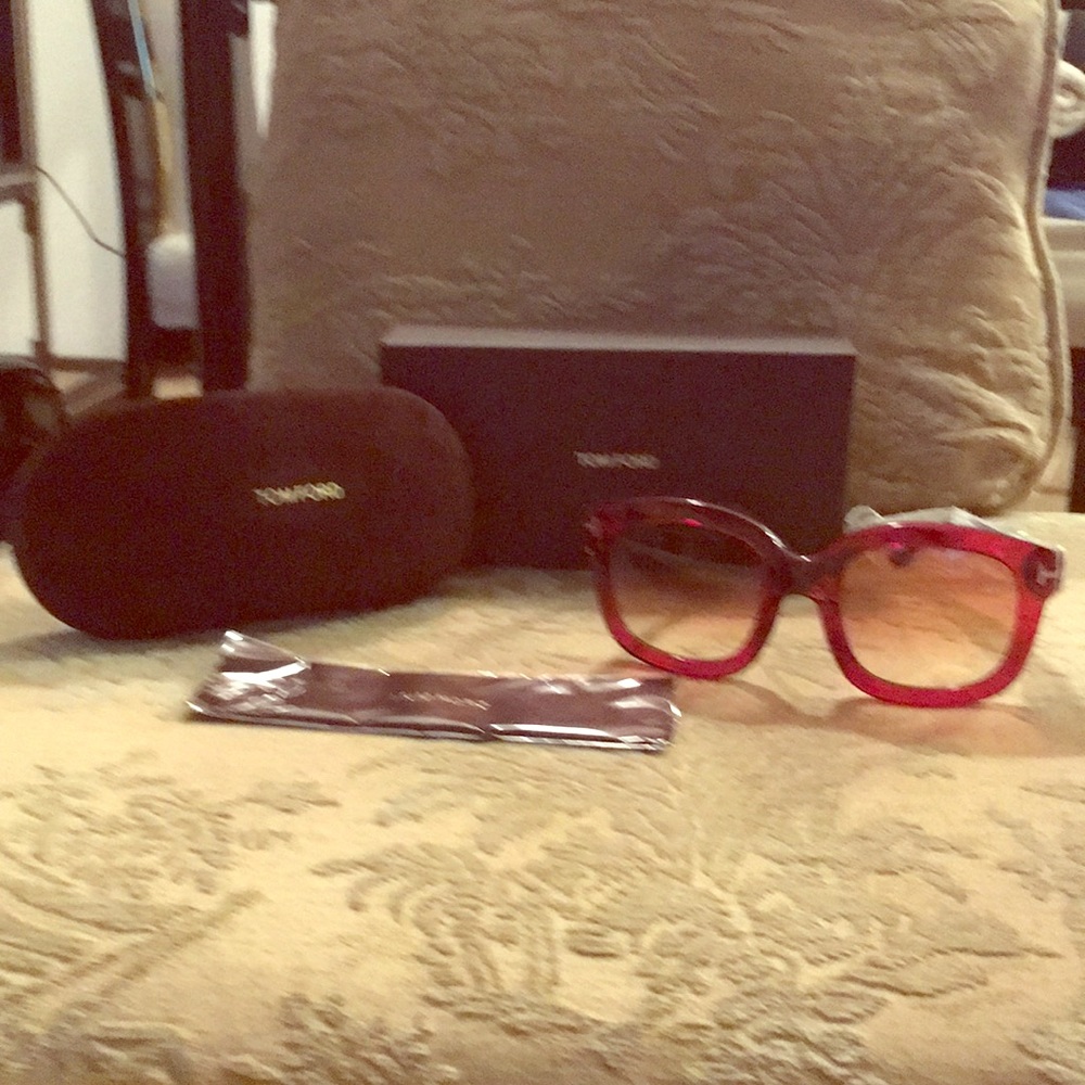 Oversized Sunglasses 🕶